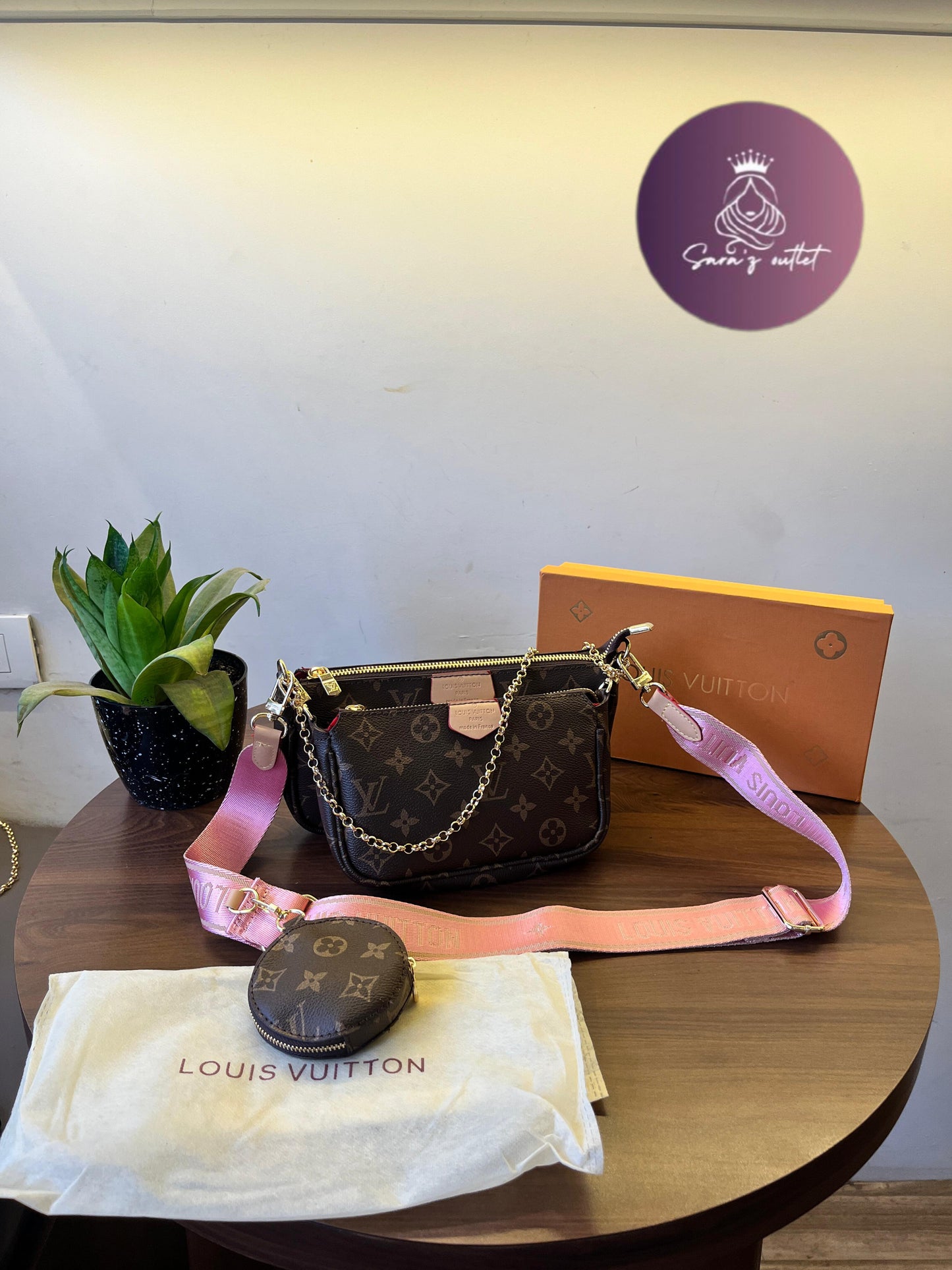 LV POCHETTE PINK BELT