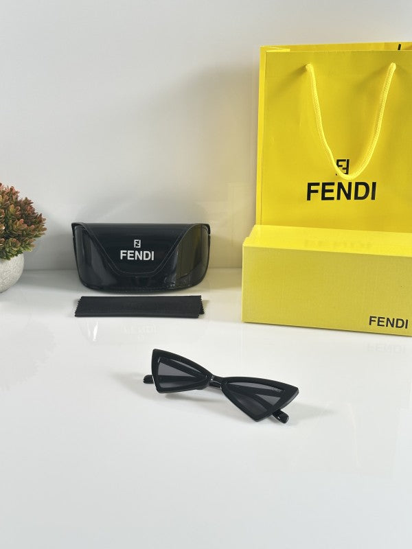 Fendi_WMNS_208_Black