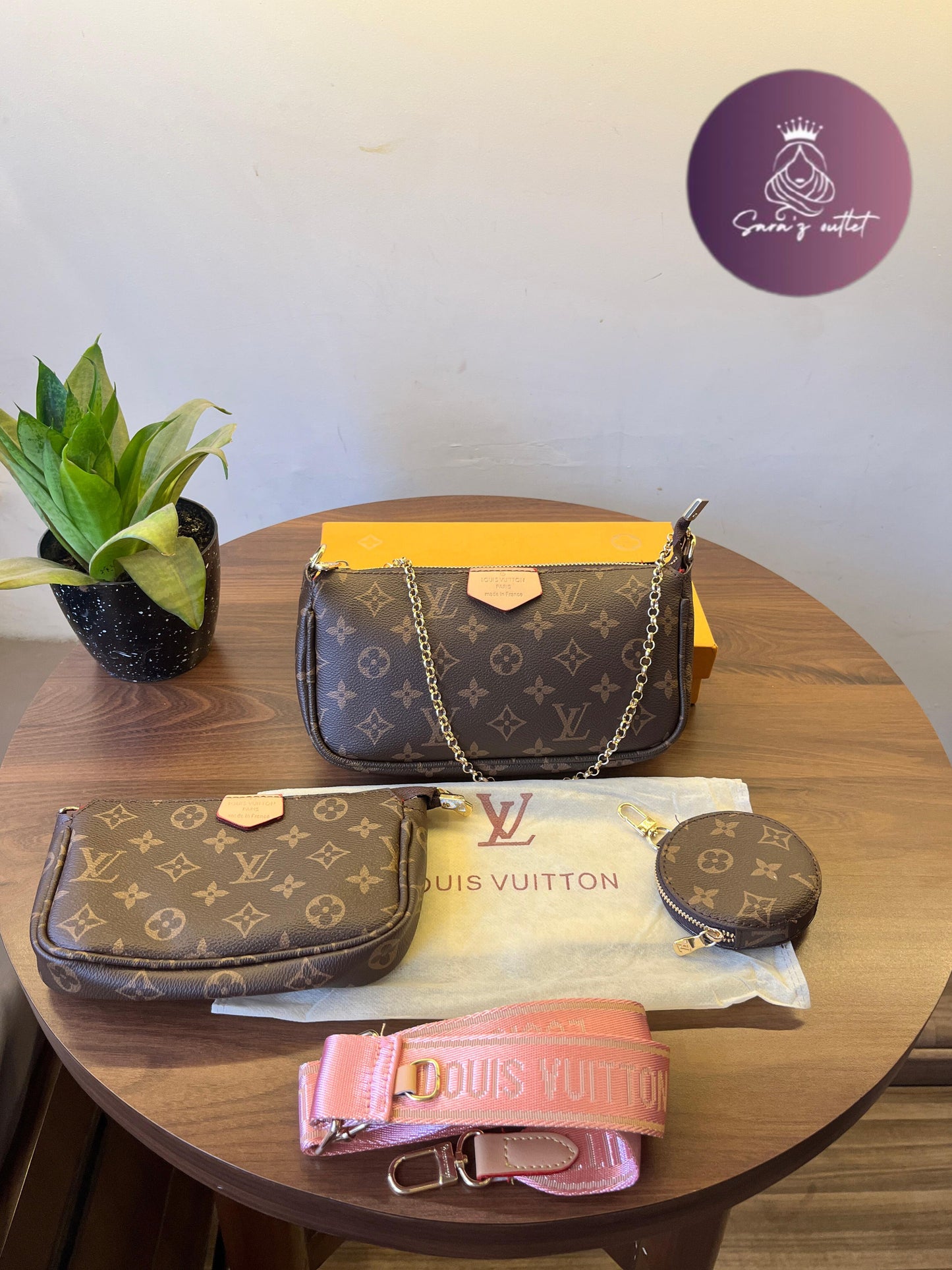LV POCHETTE PINK BELT
