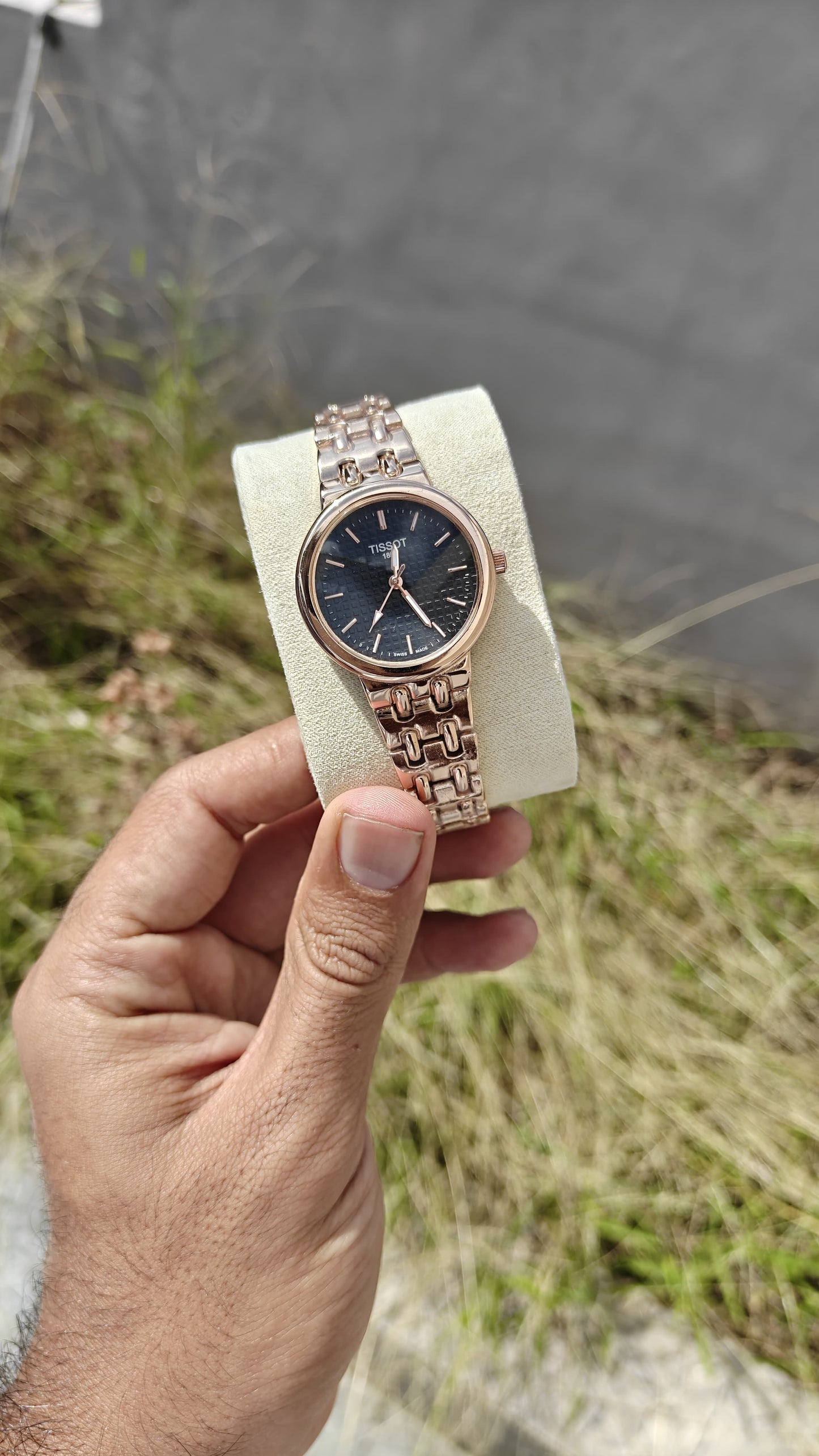 Classis_Tiss-ot_Black-Gold