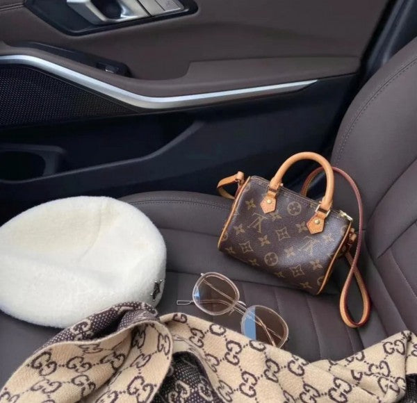 louis-vuitton multi small pochette with magnetic box 43