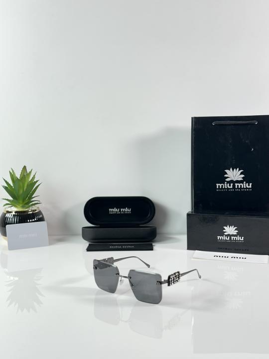 Round Frame Women's Sunglasses – Matte Black