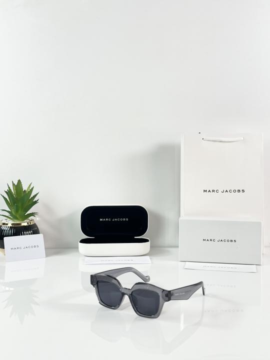 Retro Cat-Eye Women's Sunglasses – Smoke Grey