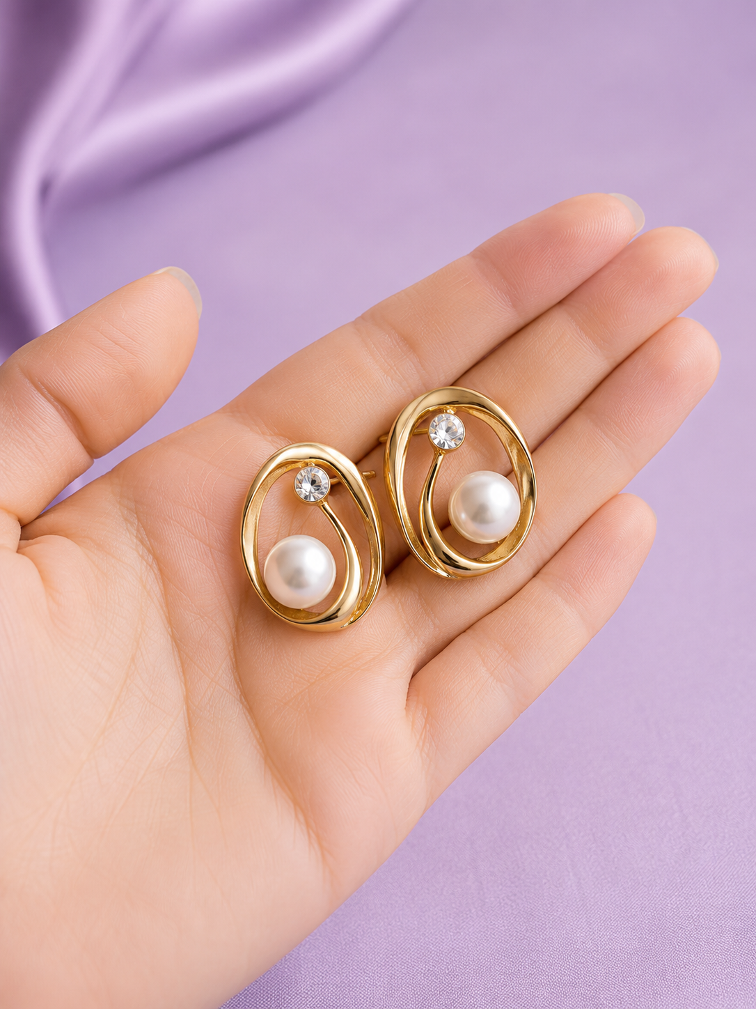 Pearl Crystal Oval Stud Earrings