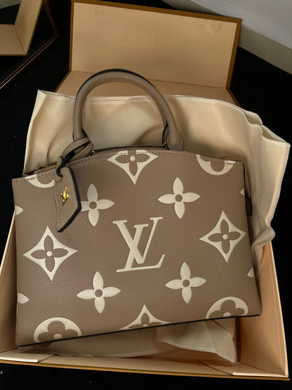 LV Tote