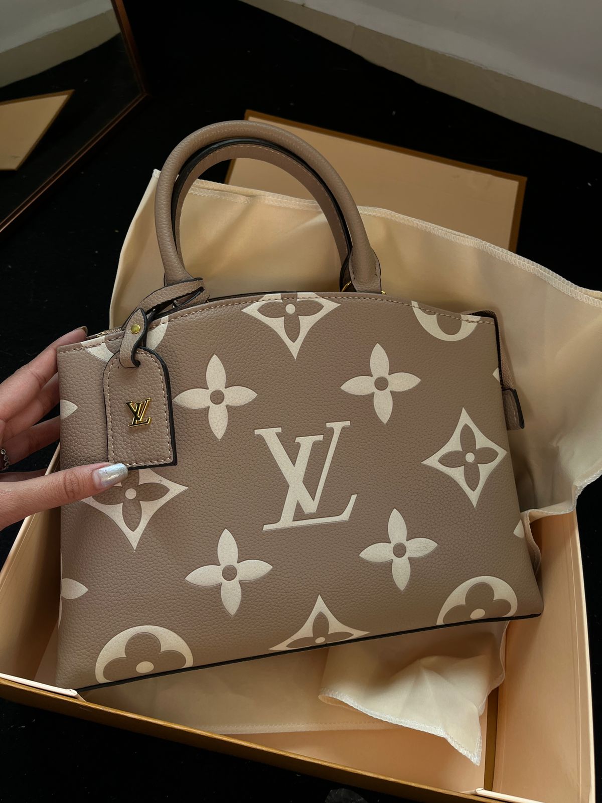 LV Tote