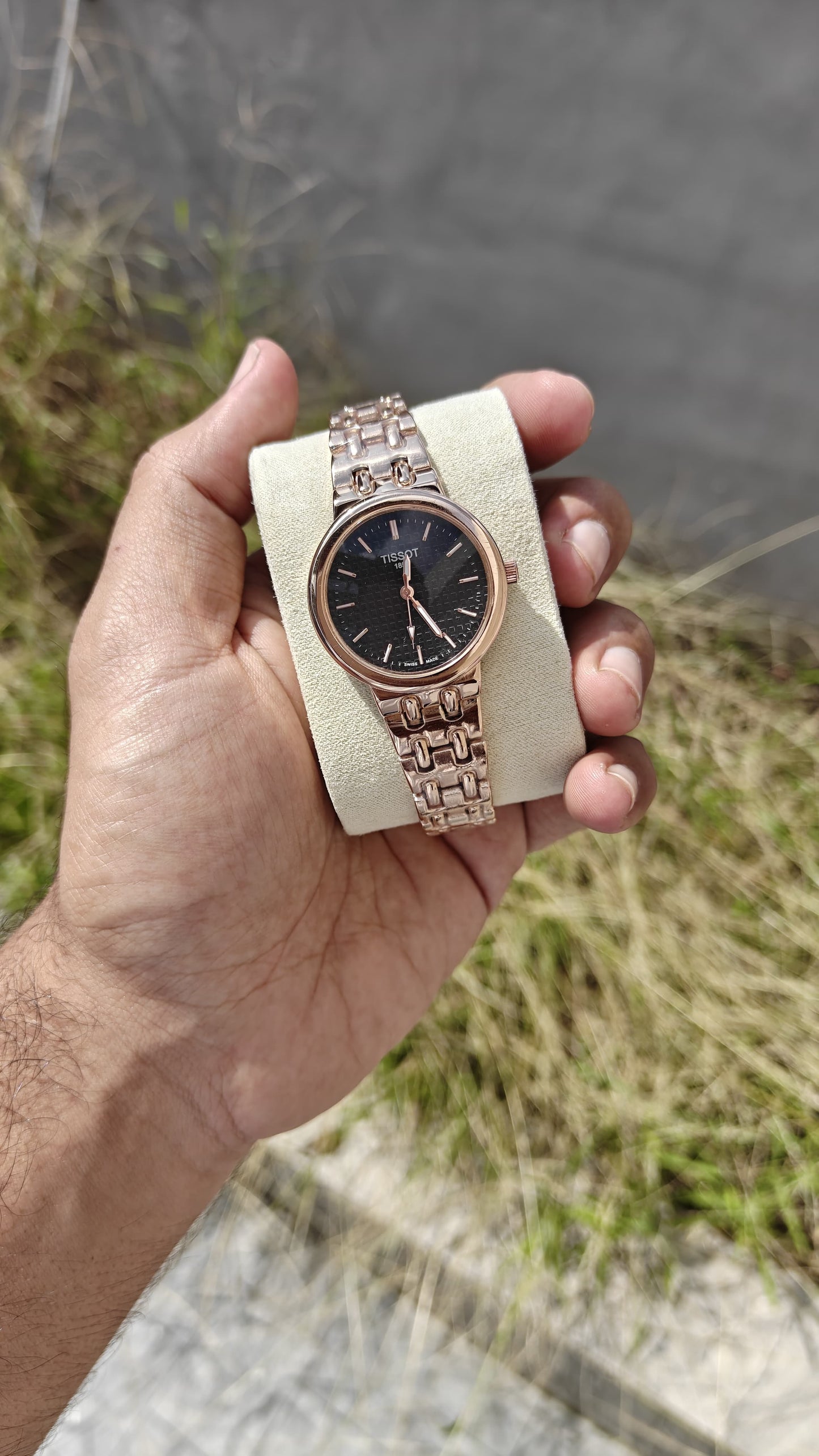 Classis_Tiss-ot_Black-Gold