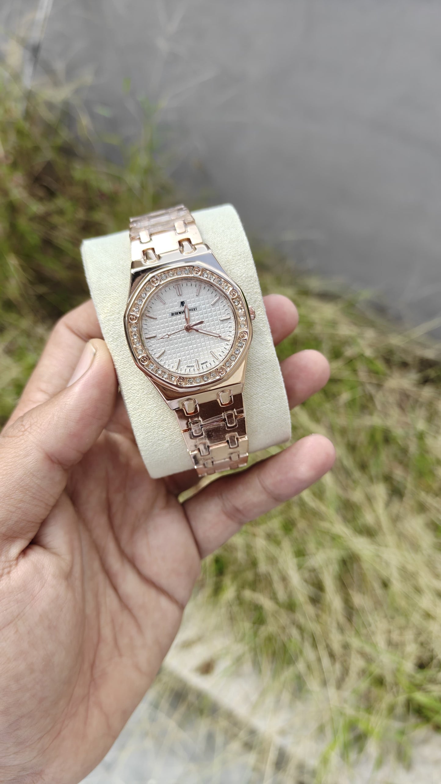 AP-Limited Edition Gold White